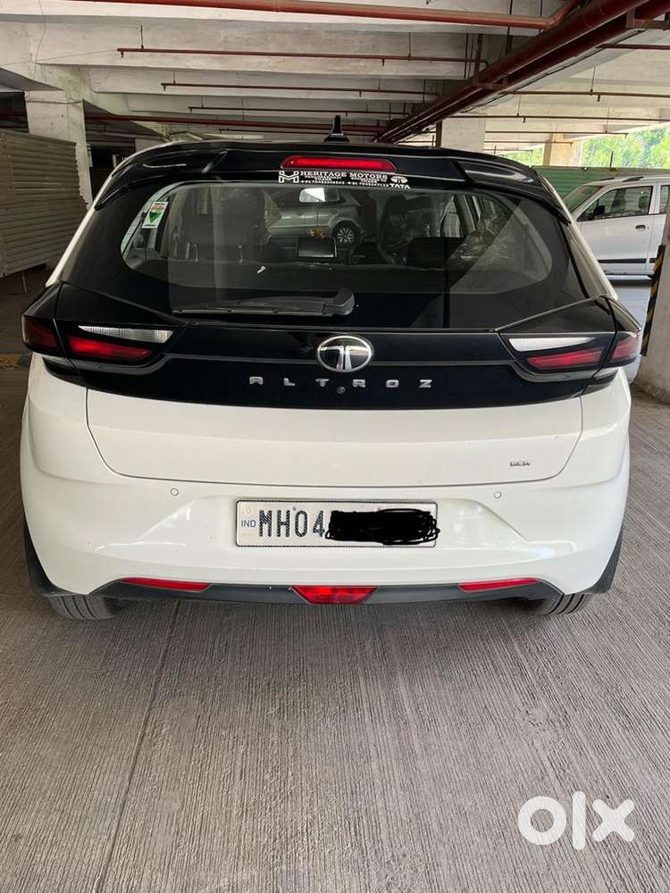 2024 Tata Altroz Dca(automatic) Top Model With Sunroof  5400 Km Only