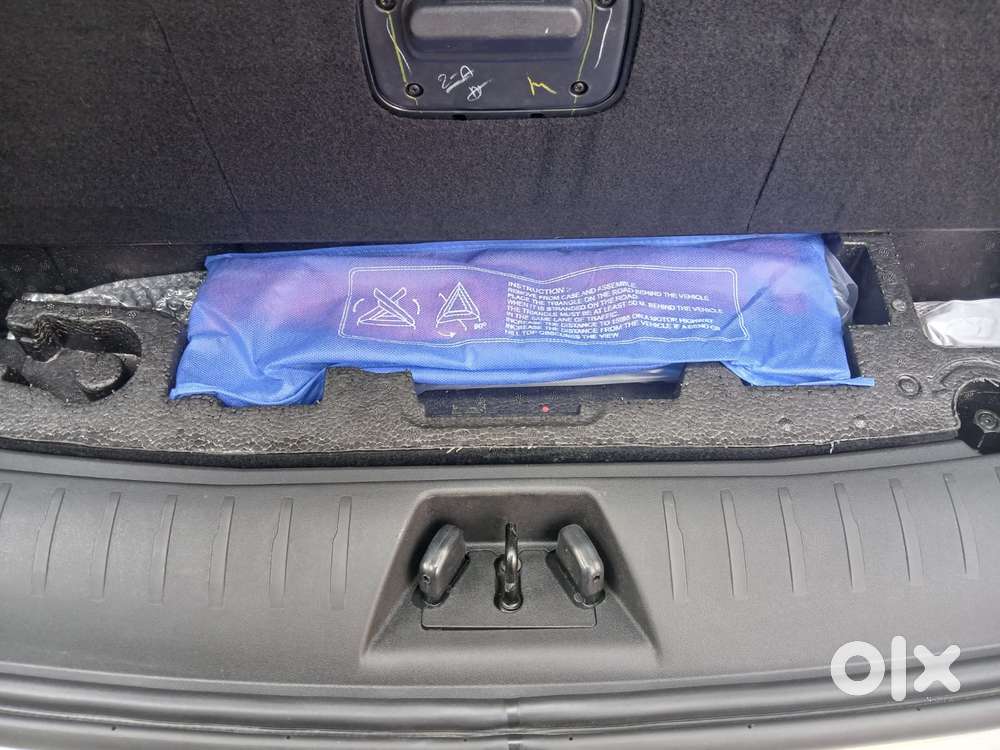Mahindra Xuv 7xo Ax, 2026, Petrol
