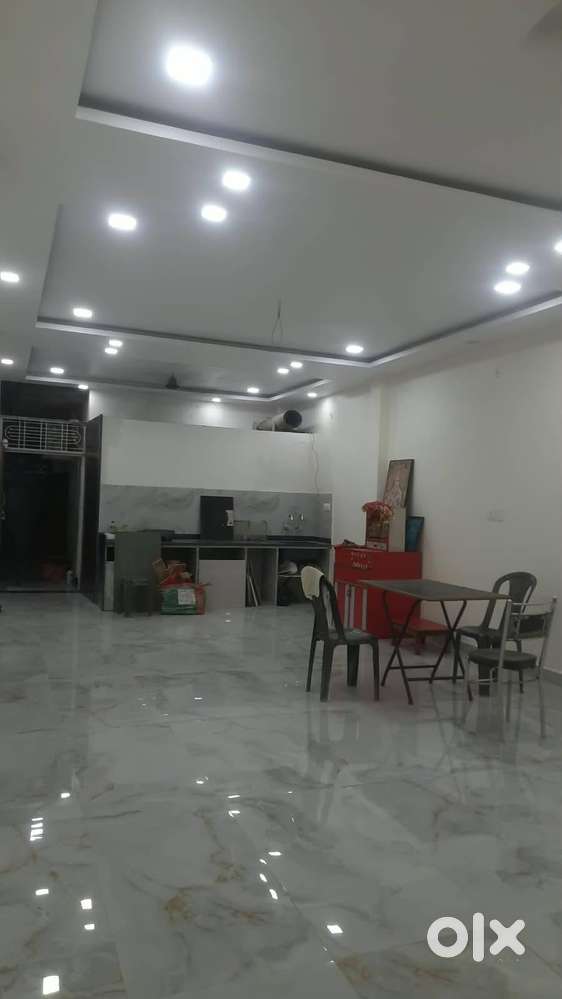 FURNISHED COMMERCIAL SPACE
