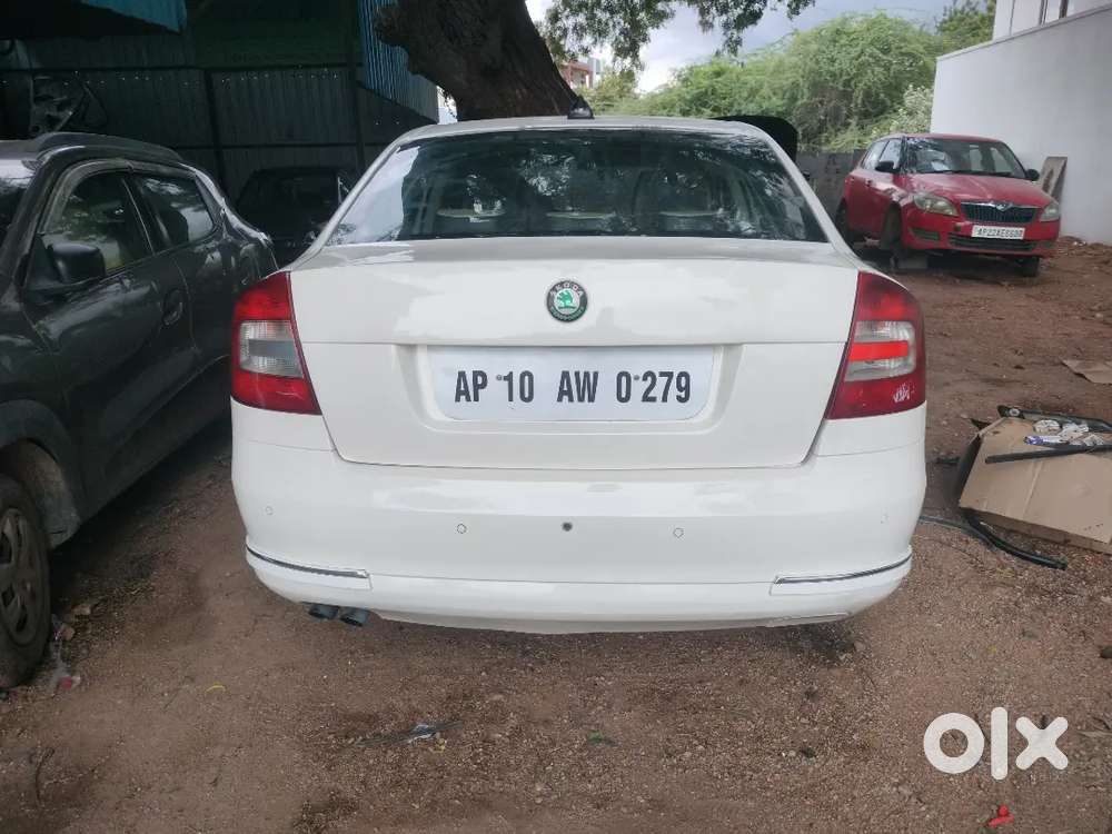 Skoda Laura Elegance 2011