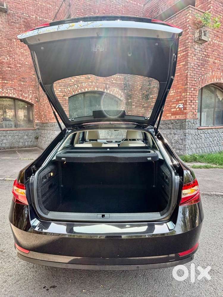 Skoda Superb Style 1.8, 2019, Petrol