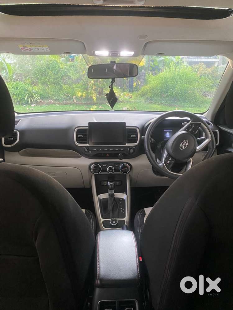 Hyundai Venue Petrol 2025