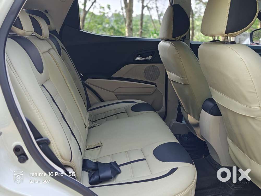 Mahindra Xuv300 W8, 2021, Petrol