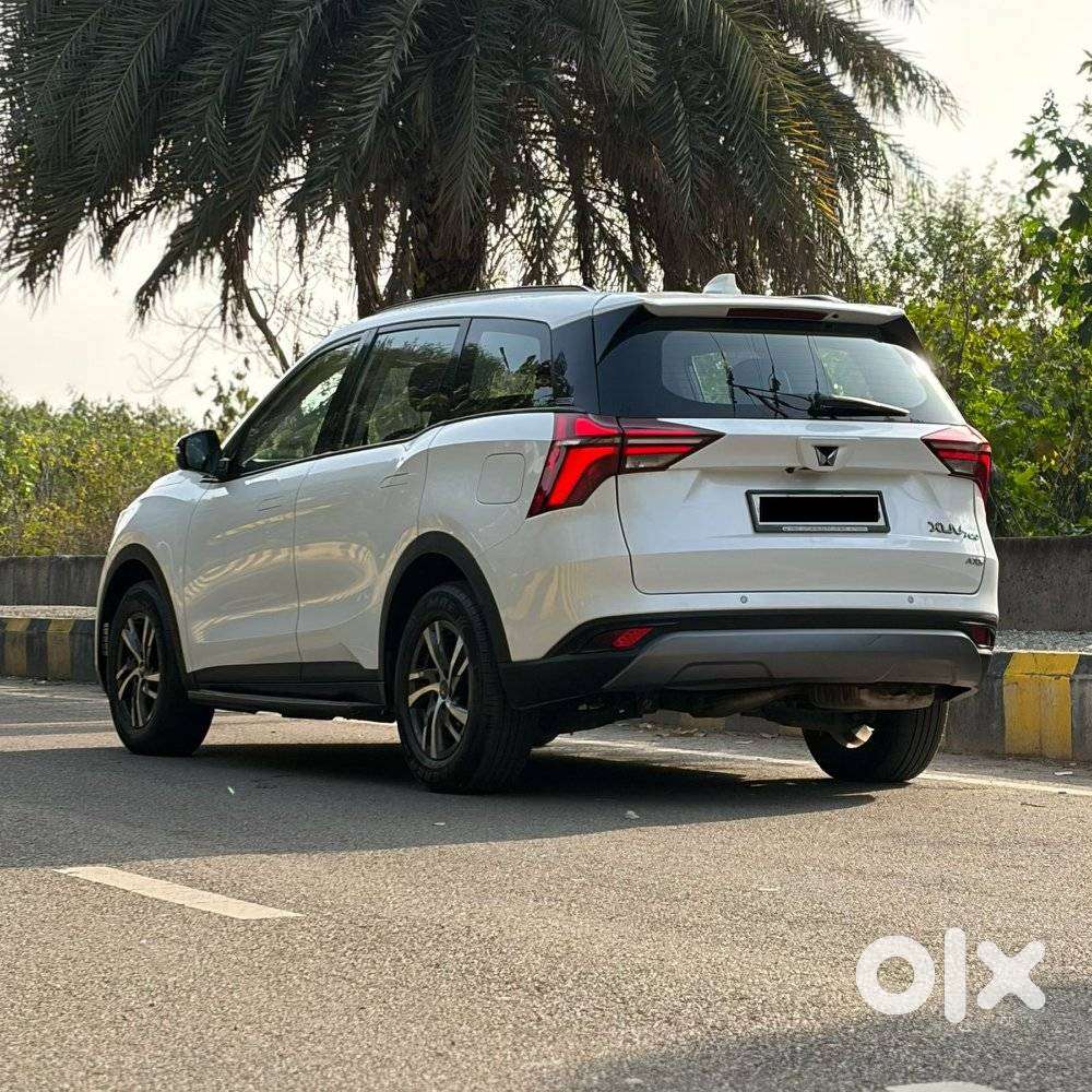 Mahindra Xuv700 2.0 Ax 5 Petrol At Str, 2023, Petrol