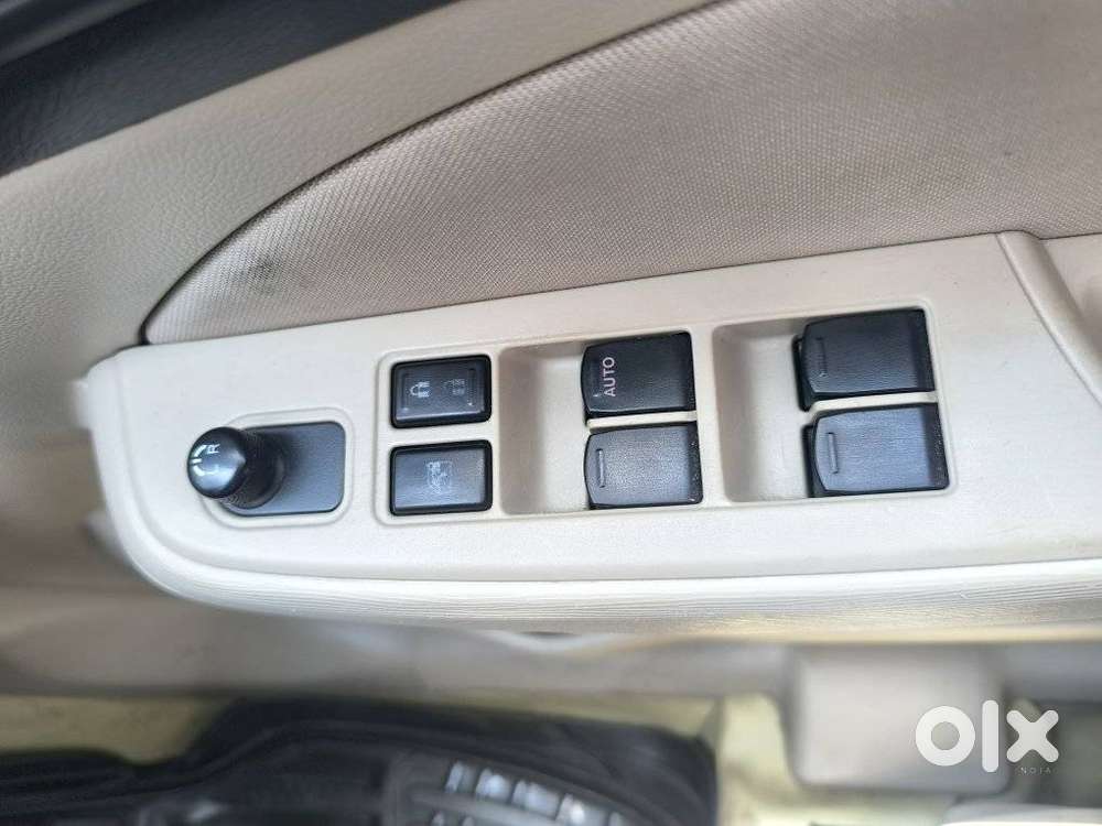 Maruti Suzuki Swift Dzire Amt Vdi, 2017, Diesel