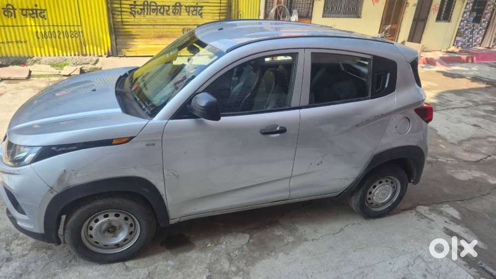 Mahindra Kuv 100