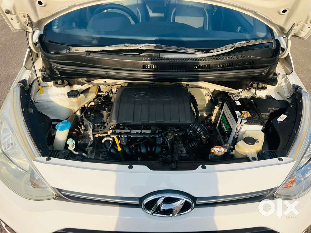 Hyundai Grand I10 Sportz, 2015, Petrol