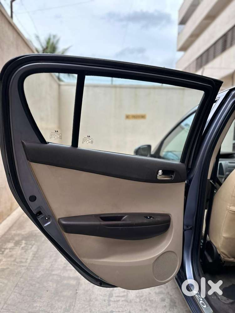 Hyundai I20 Asta 1.4 Crdi With Avn 6 Speed, 2011, Diesel