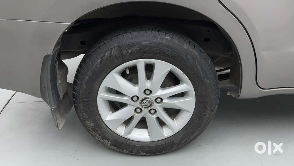 Toyota Innova Crysta 2.4 G Mt 8s, 2016, Diesel