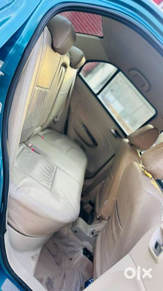 Maruti Suzuki Swift Dzire 1.2 Vxi Bsiv, 2015, Petrol