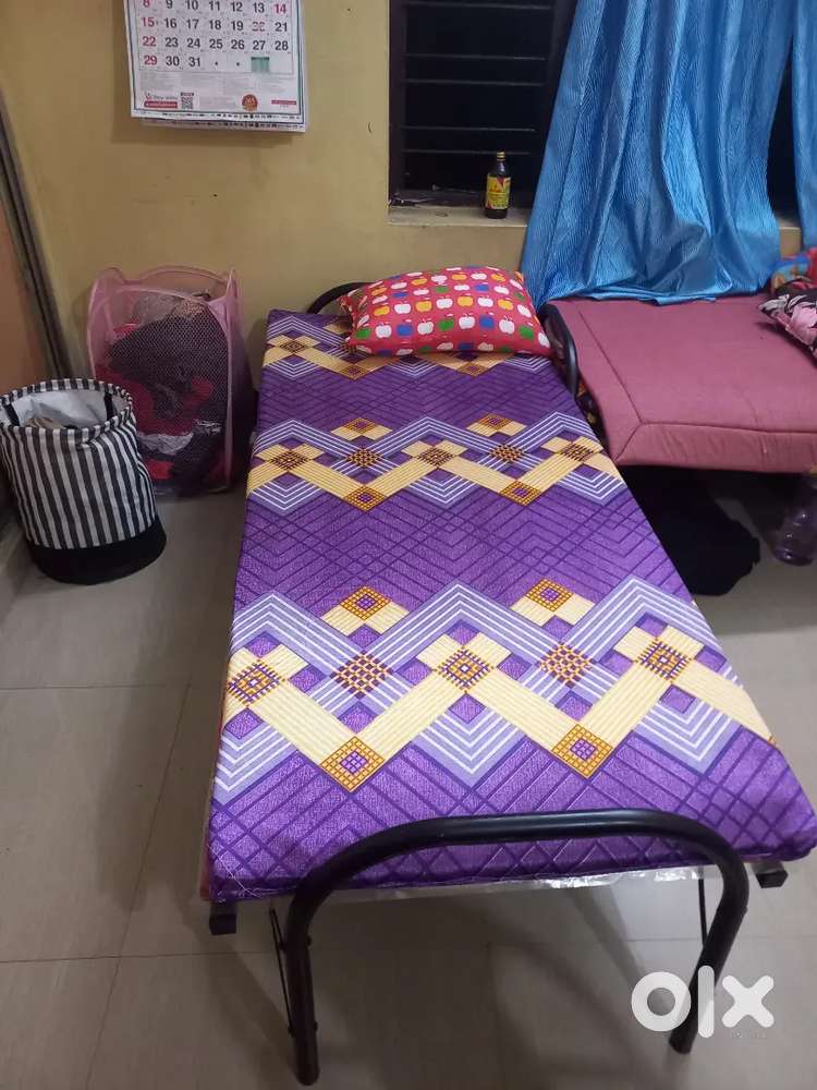 Foldable metal beds