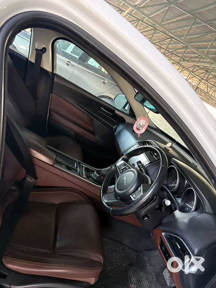 Jaguar Xe Portfolio 2019
