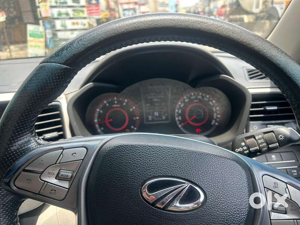 Mahindra Xuv300 Petrol Well Maintained