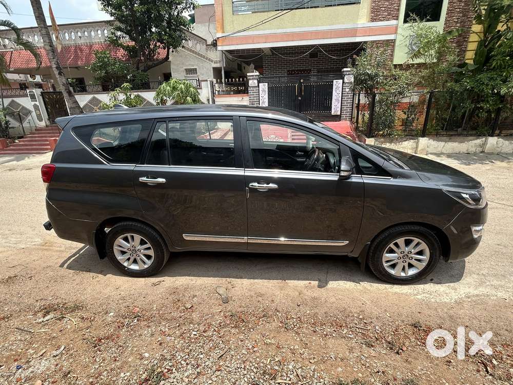 Toyota Innova Crysta 2.4 V 7 Str, 2016, Diesel