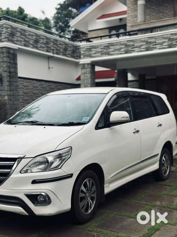 Toyota Innova (2015)