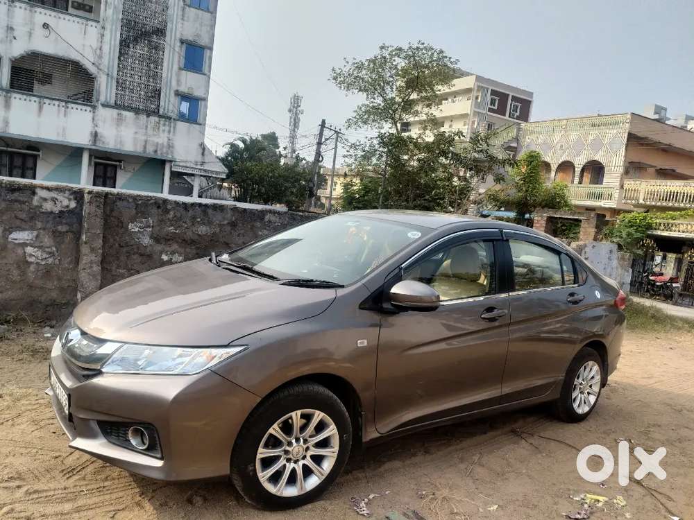 Honda City Zx 2016 Petrol Well Maintained Vip Vehicle Showroom Track
