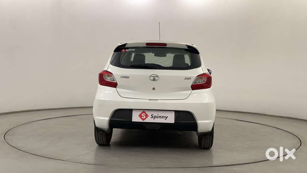Tata Tiago Xza, 2017, Petrol