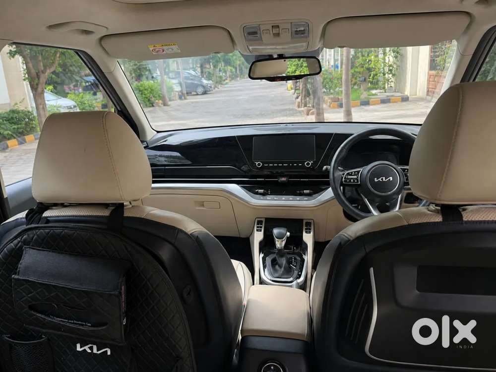 Kia Carens 1.4 Luxury Plus Dct 7 Str, 2022, Petrol