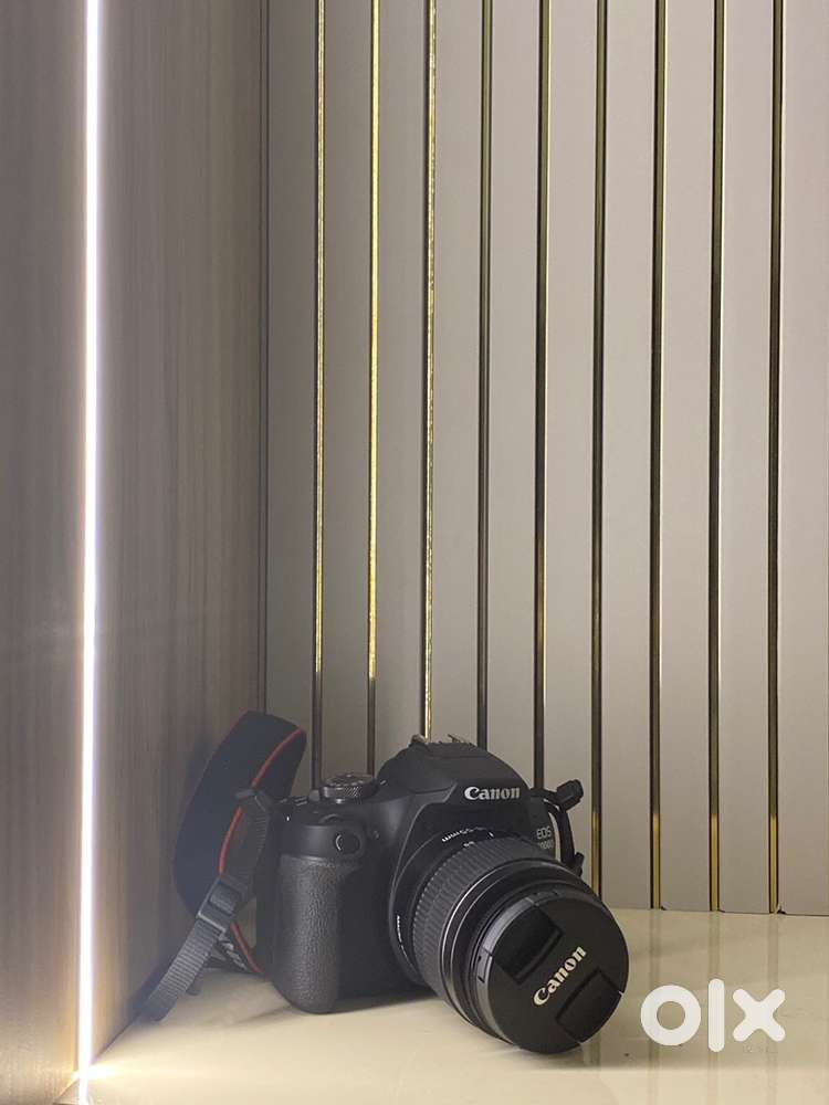 Selling Canon 2000D Camera