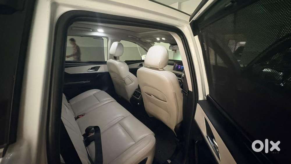 Mahindra Xuv700 2022 Diesel Well Maintained Under Warranty  Automatic