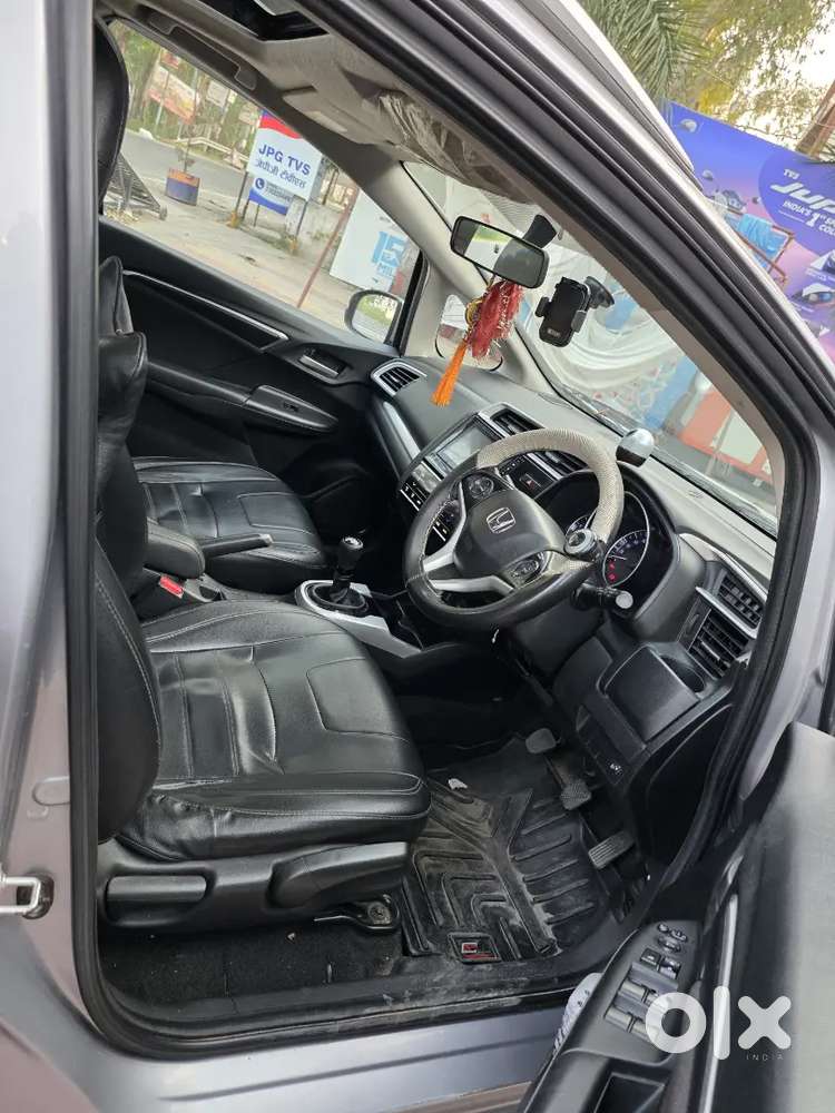 Honda Wr V 
Bs 6
Diesel
Full Insurance
Push Button Start Sunroof