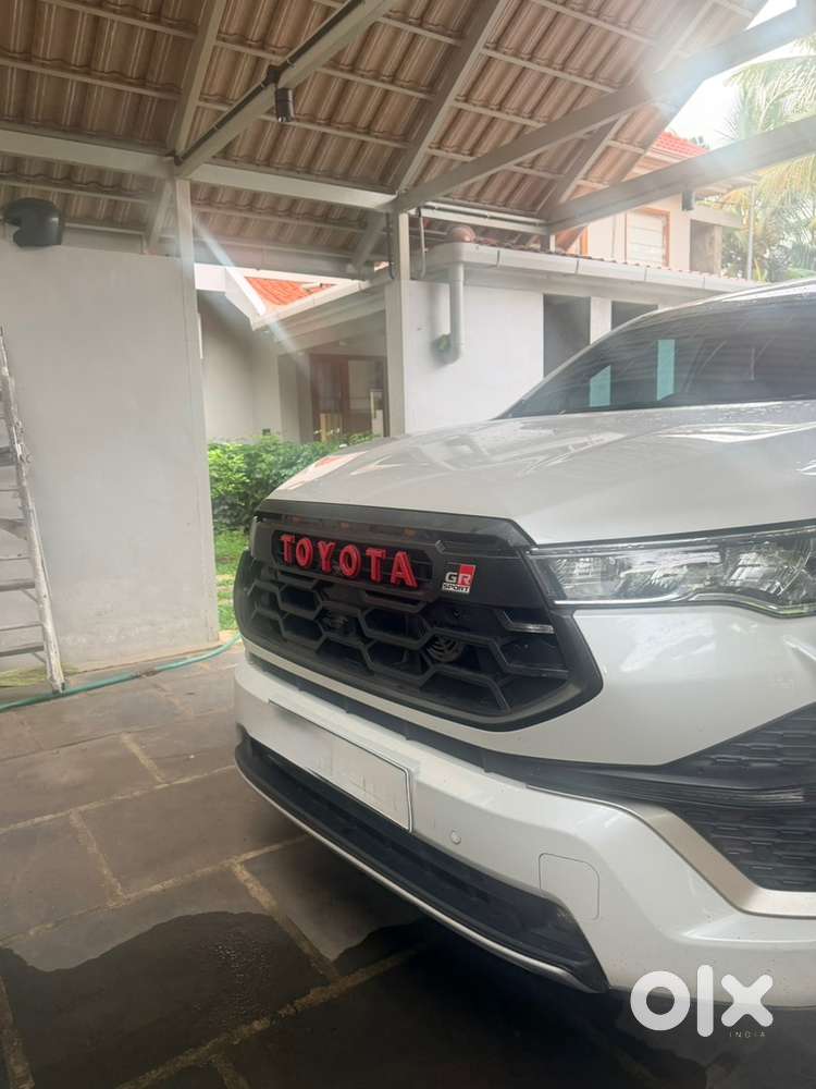 Toyota Innova Hycross 2024