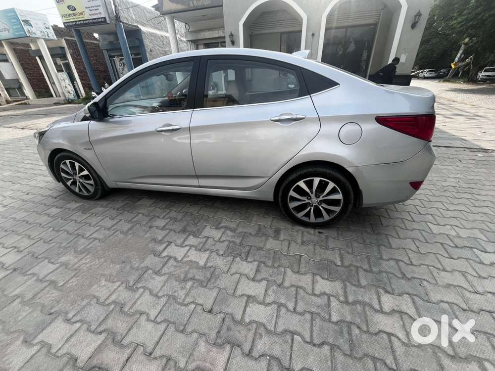 Hyundai Fluidic Verna 2017