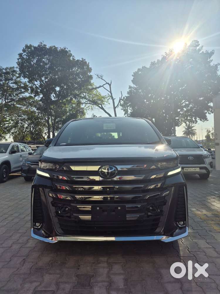 Toyota Vellfire 2.5 Hybrid, 2025, Petrol