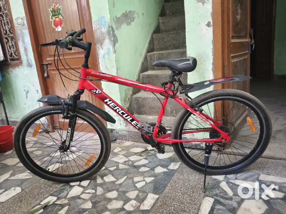 Hercules cycle in online red colour