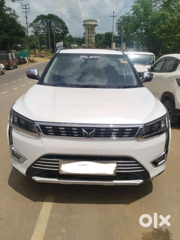 Mahindra Xuv300 2024 Petrol Well Maintained