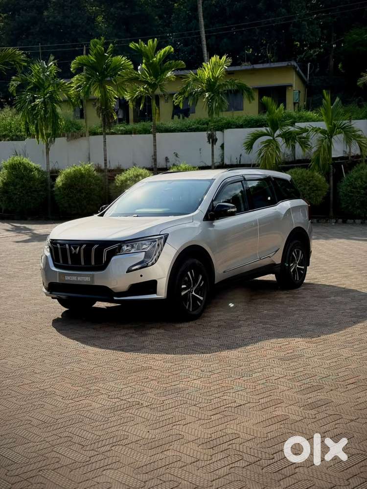 Mahindra Xuv700 2.0 Mx Petrol Mt 5 Str, 2022, Petrol