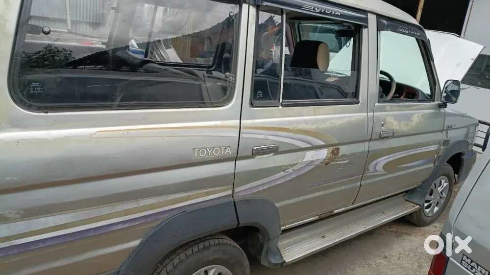 Toyota Qualis 2004 Diesel Well Maintained 10seaters
