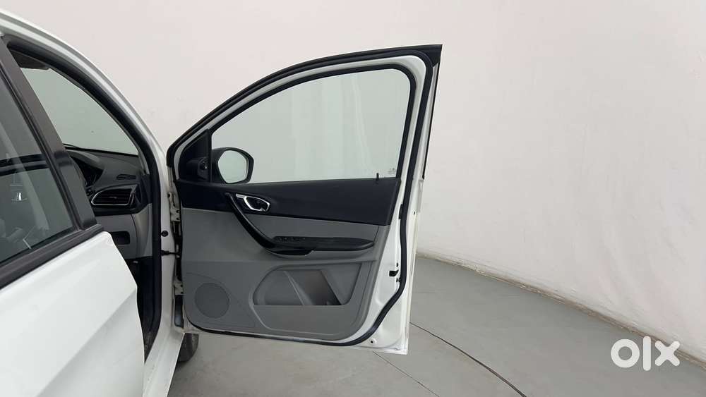 Tata Tiago 1.2 Revotron Xz Plus Dual Tone, 2020, Petrol