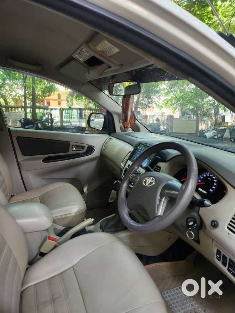 Toyota Innova 2.5 Z Diesel 7 Seater Bs Iv, 2014, Diesel