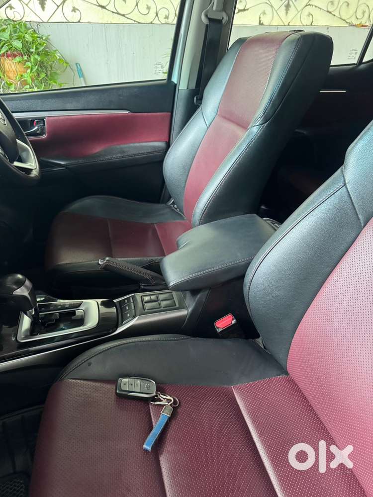 Toyota Fortuner Legender 2024