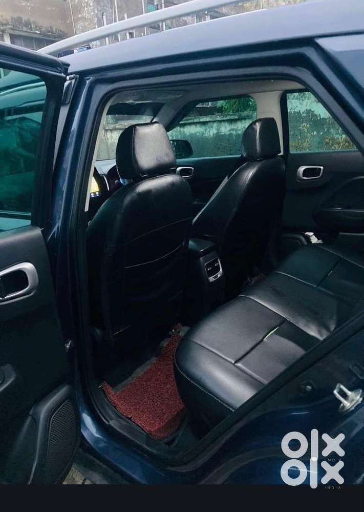 Hyundai Venue 2021 Petrol Well Maintained Only 40,000 Km Driven