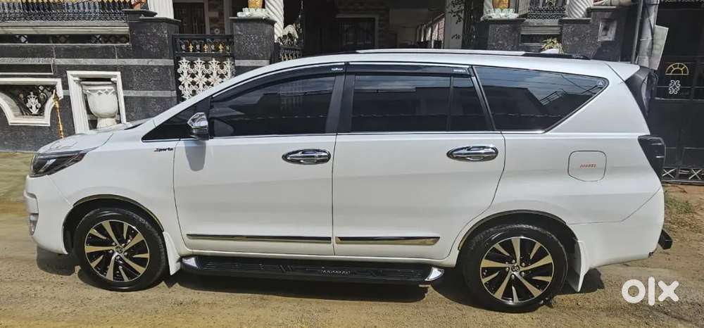 Toyota Innova Crysta 2025 Diesel 23000 Km Driven