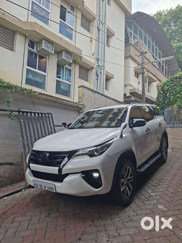 Toyota Fortuner 2.8 Legender 4x4, 2019, Diesel