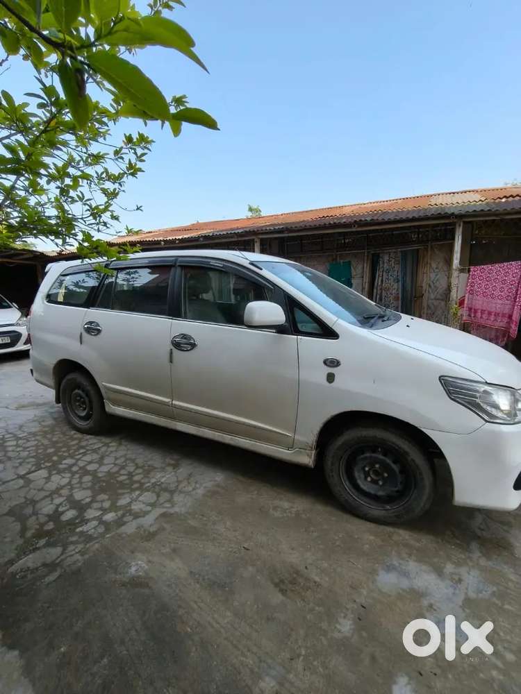 Toyota Innova 2015
