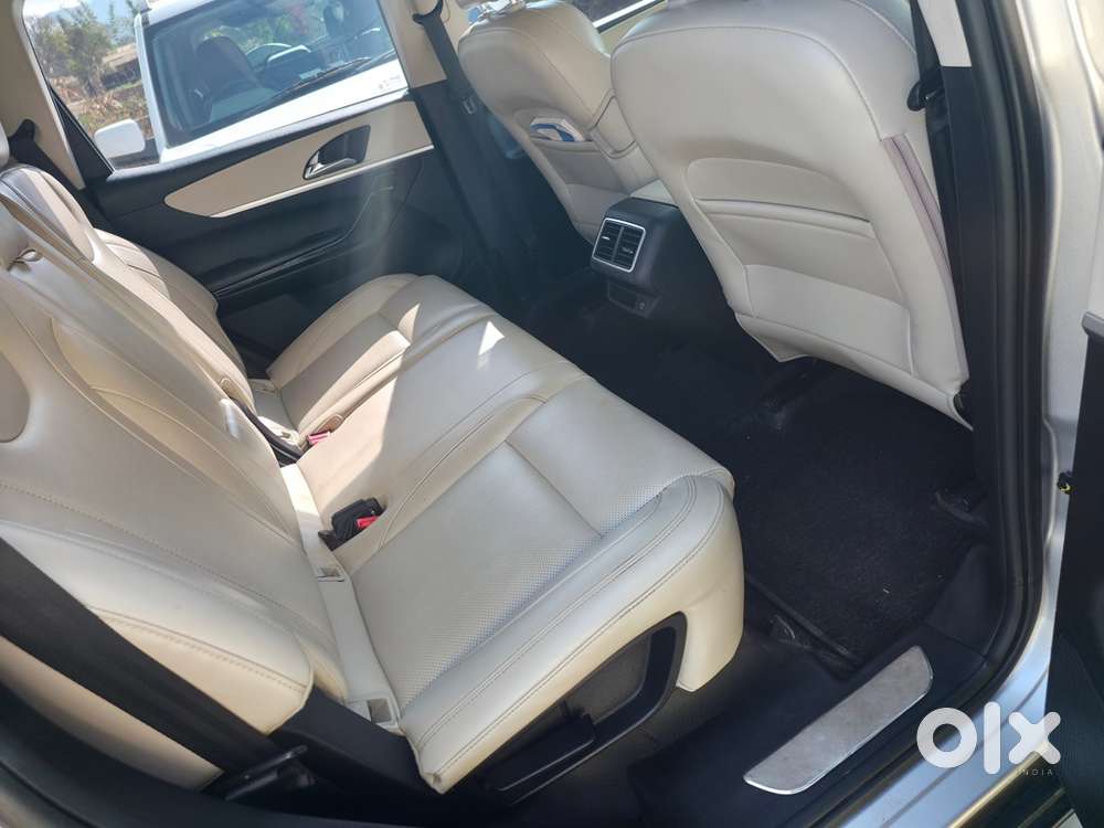 Mahindra Xuv700 2023 Diesel 30000 Km Driven