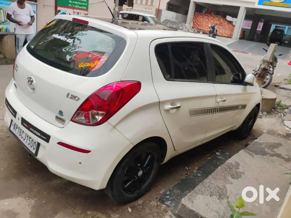 Hyundai New I20 2013 Diesel 100000 Km Driven