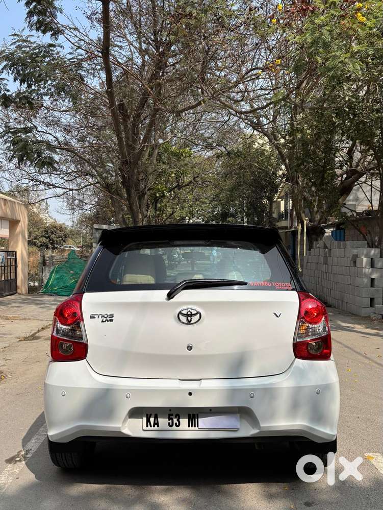 Toyota Etios Liva 1.2 Vx Dual Tone, 2018, Petrol