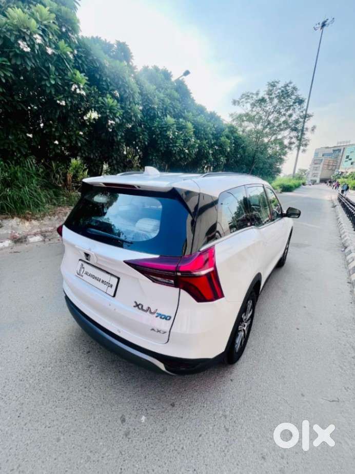 Mahindra Xuv700 2.0 Ax 7 Petrol At Str, 2023, Petrol