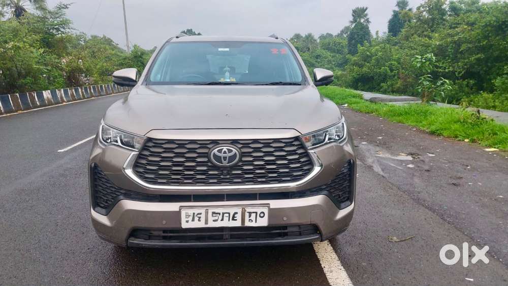 Toyota Innova Hycross 2.0 Vx Hybrid 8 Str, 2023, Petrol