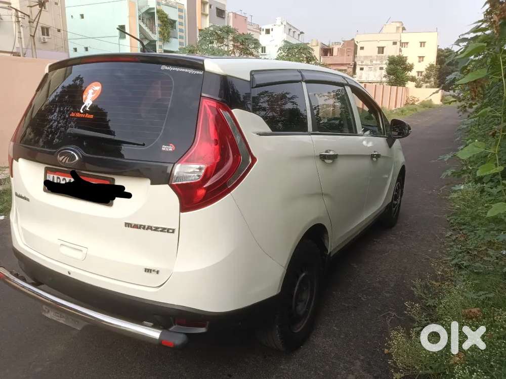 Mahindra Marazzo Diesel 2018 షోరూం Track