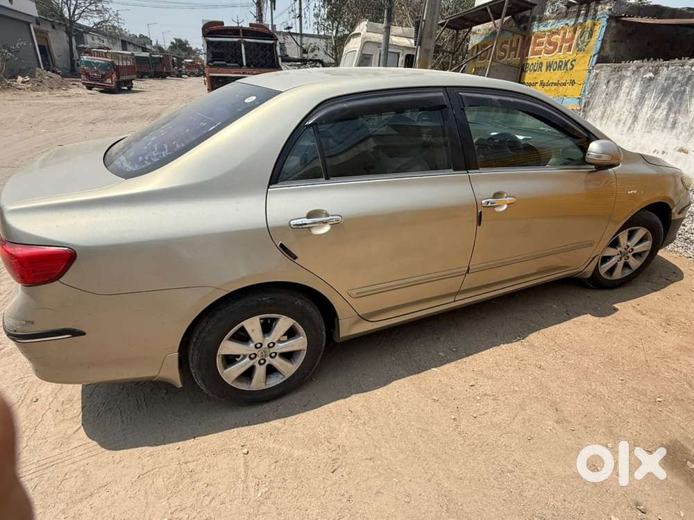 Toyota Corolla Altis 2010 Petrol Well Maintained