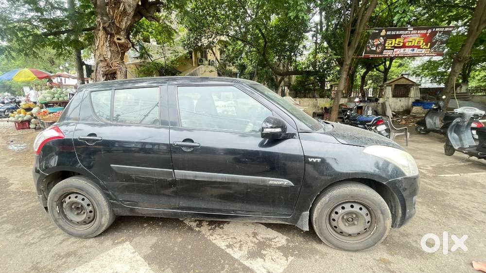 Black Maruti Swift 2013 Petrol Well Maintained