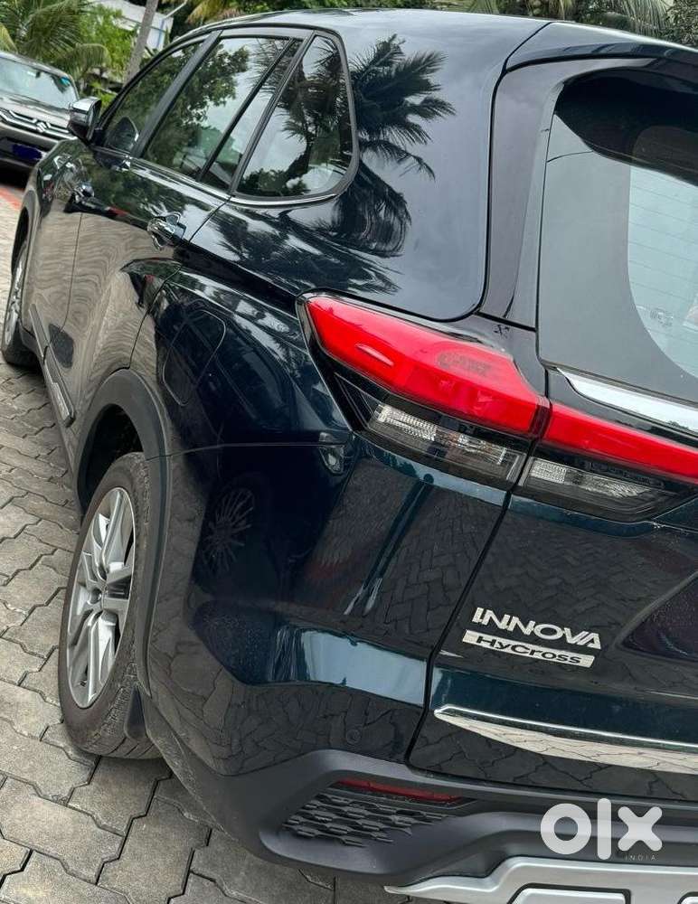 Toyota Innova Hycross 2.0 Zx (o) Hybrid 7 Str, 2023, Petrol