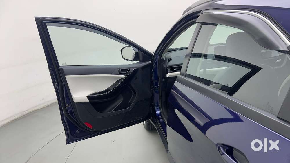 Tata Nexon Pure (s) 1.2 Petrol 6amt, 2025, Petrol