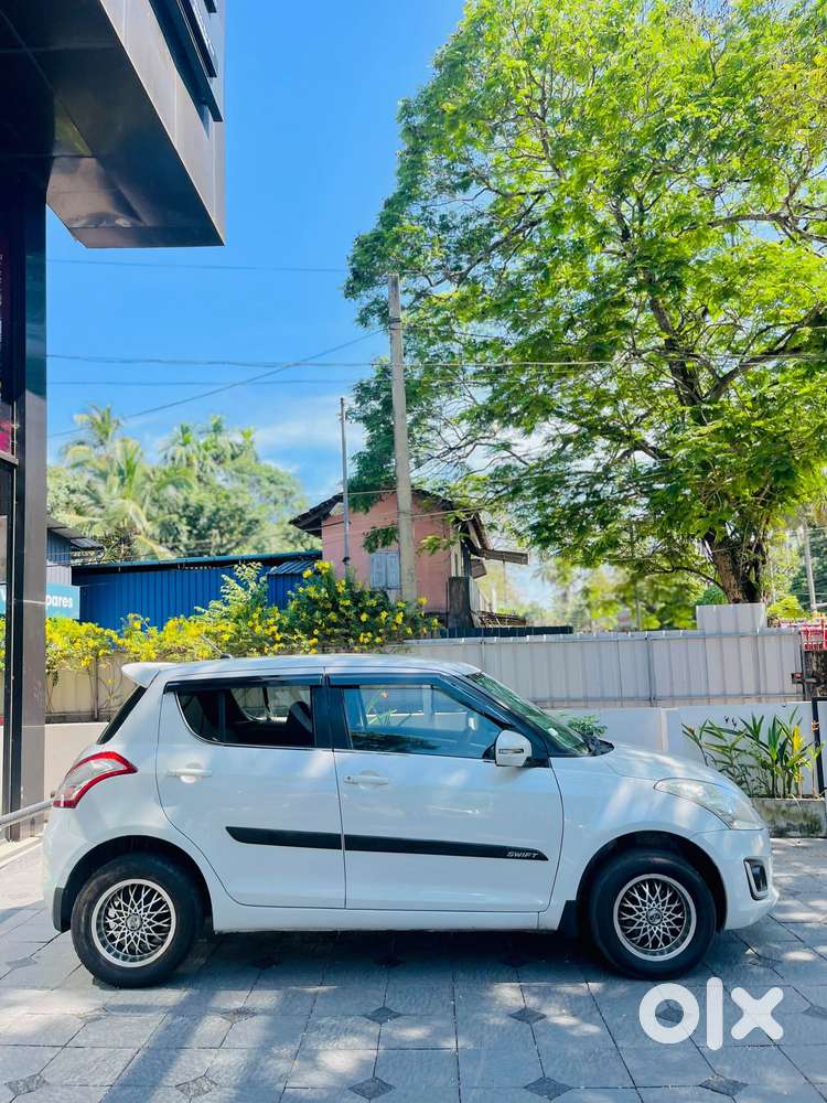 Maruti Suzuki Swift Vxi, 2013, Petrol